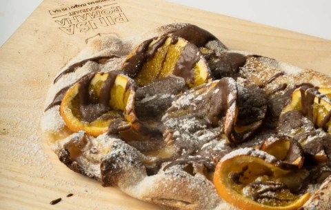 Pinsa with chocolate & orange
